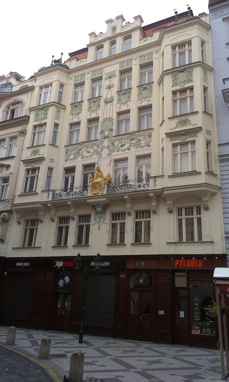 Charles IV Apartments Prag Exterior foto