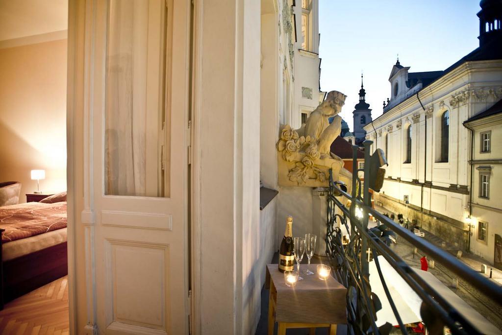 Charles IV Apartments Prag Exterior foto