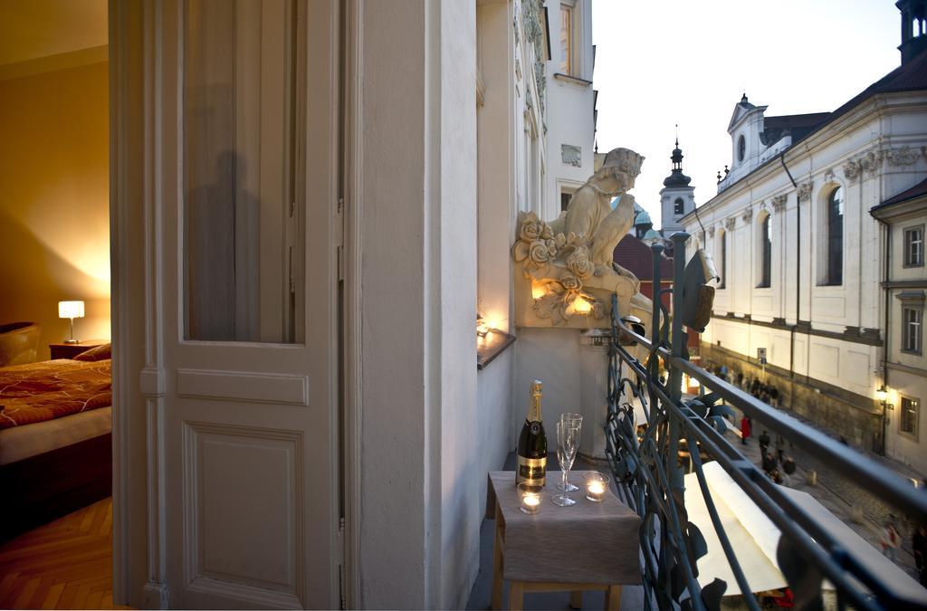 Charles IV Apartments Prag Exterior foto