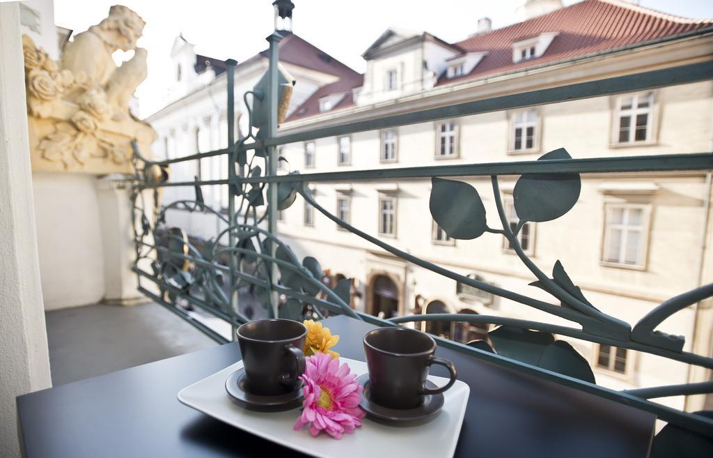 Charles IV Apartments Prag Exterior foto