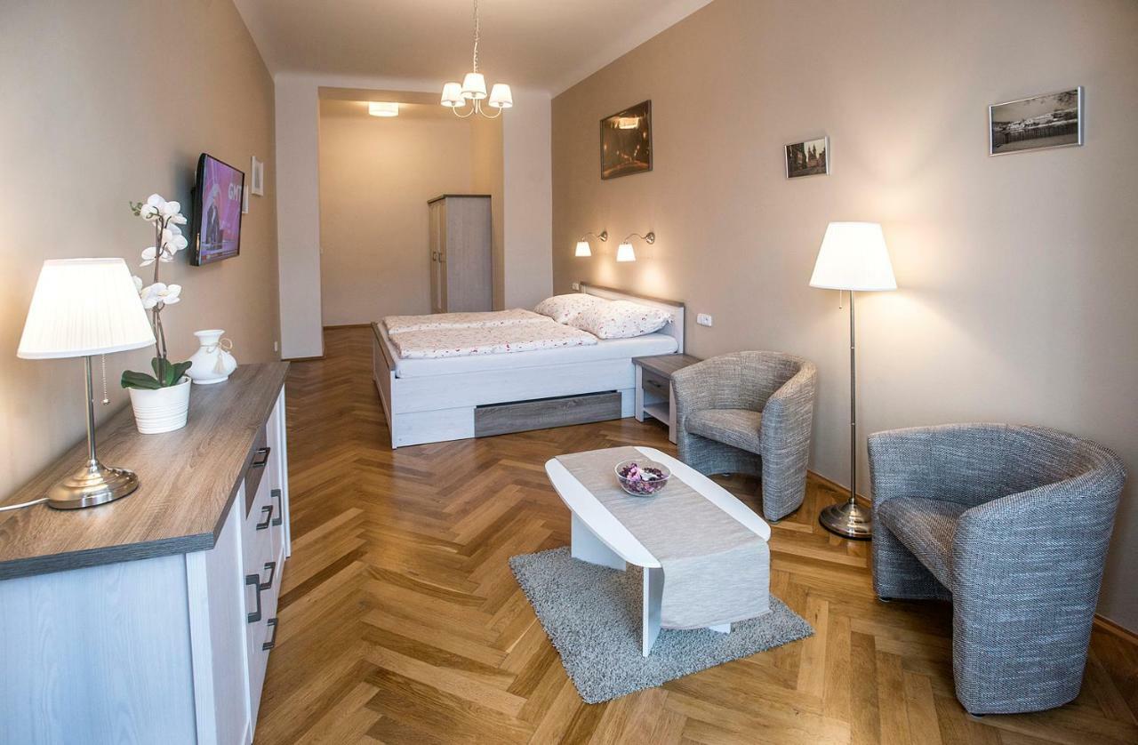 Charles IV Apartments Prag Exterior foto